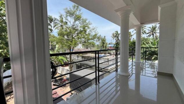 Silver Oaks Flat Sc Golf Links Road Kowdiar Thiruvananthapuram By Probity Ventures Экстерьер фото